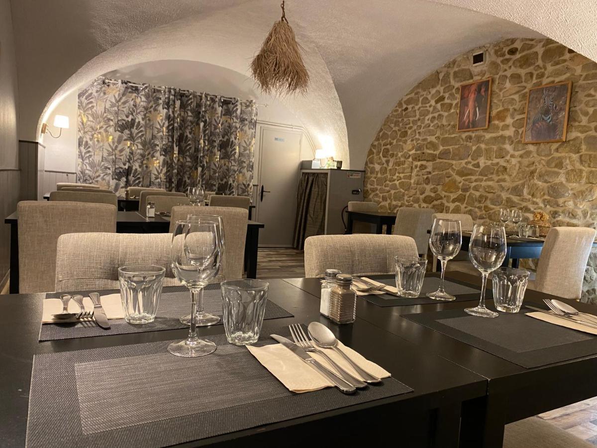 Hotel Restaurant Le Clos Charmant Vallon-Pont-d'Arc Exterior photo